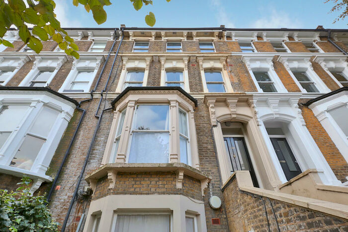 Studio To Rent In Evering Road, London, N16