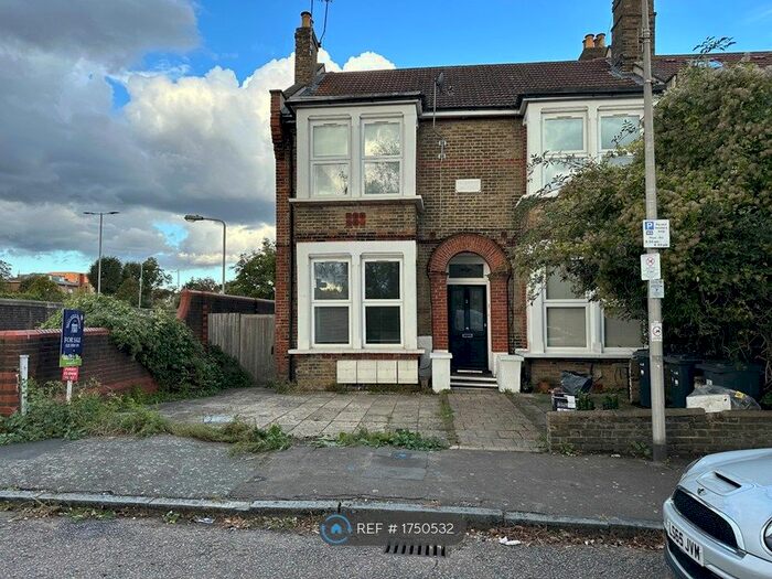 2 Bedroom Flat To Rent In Selsdon Road, London, E11