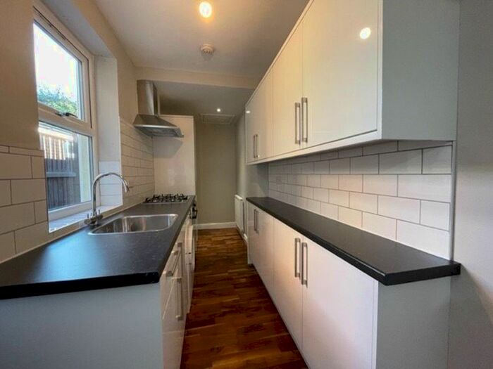 2 Bedroom Terraced House To Rent In Queens Road, Clarendon Park, Leicester, LE2