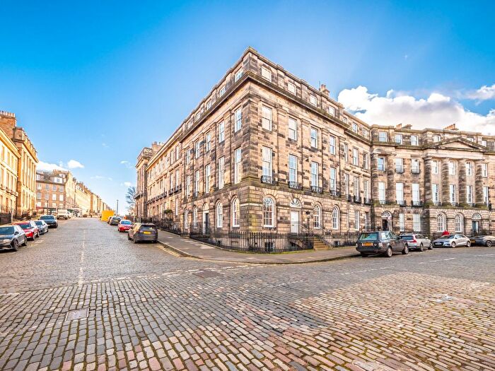 3 Bedroom Flat To Rent In Forres Street, Edinburgh, Midlothian, EH3