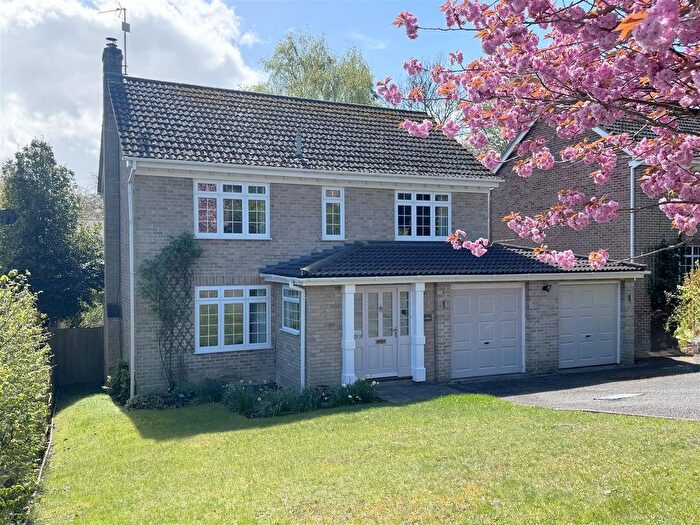 4 Bedroom Detached House For Sale In Willowmead Close, Newbury, RG14