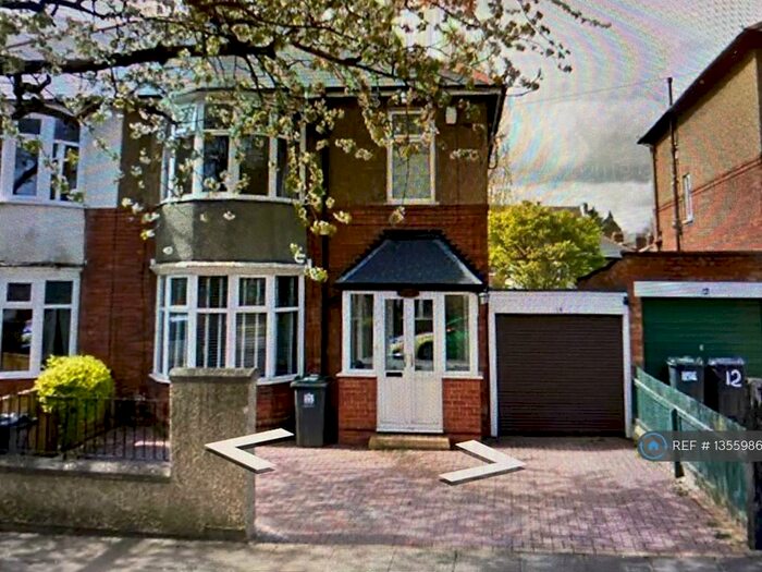 3 Bedroom Semi-Detached House To Rent In Pierremont Gardens, Darlington, DL3