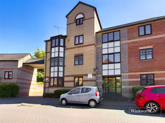 1 Bedroom Flat To Rent In Waterside Gardens, Reading, Berkshire, RG1