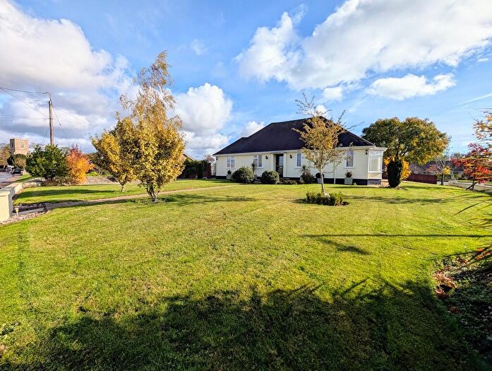 3 Bedroom Detached Bungalow For Sale In Bury Road, Hopton, IP22