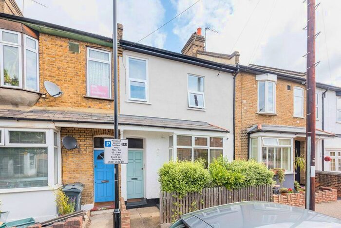 2 Bedroom Flat To Rent In Brook Road South, Brentford, TW8
