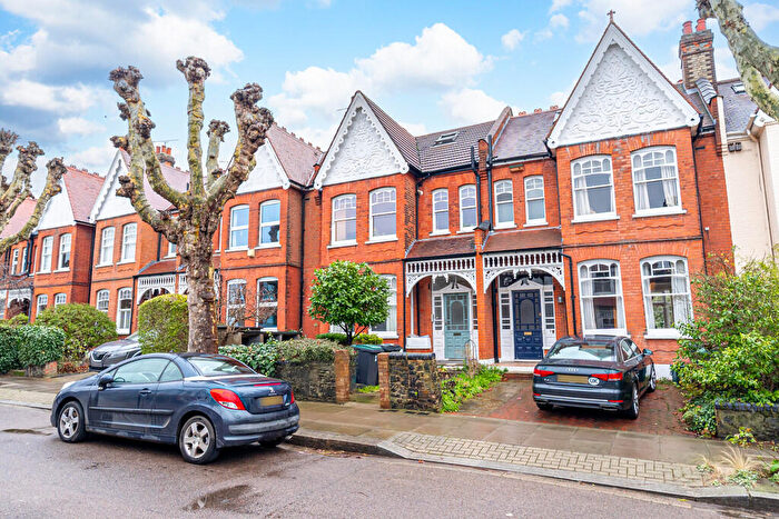 1 Bedroom Apartment For Sale In Warner Road, Crouch End, N8