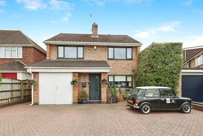 3 Bedroom Detached House For Sale In Leveson Crescent, Balsall Common, Coventry, CV7