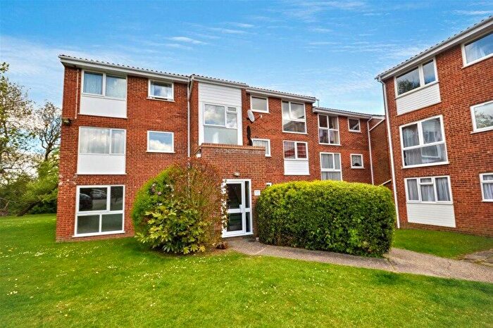 2 Bedroom Flat To Rent In Nightingale Walk, Hemel Hempstead, HP2
