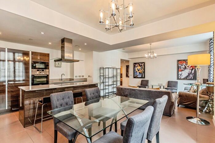 2 Bedroom Flat For Sale In Colston Avenue, Bristol, BS1