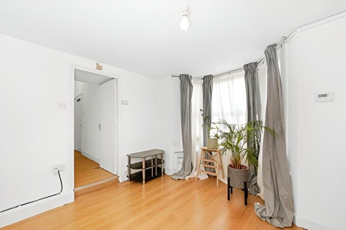 2 Bedroom Flat To Rent In Grove Vale Dulwich, SE22