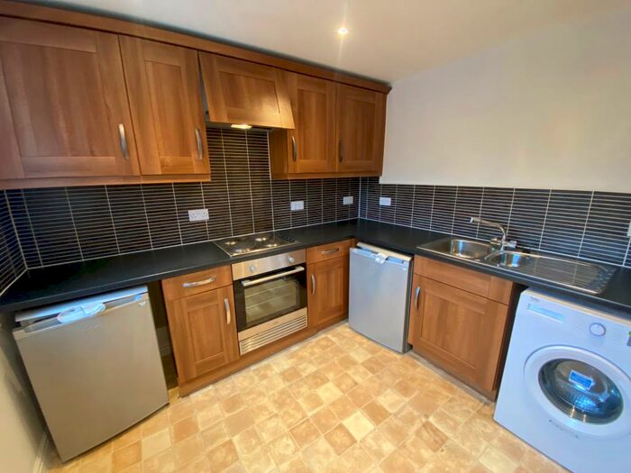 2 Bedroom Flat To Rent In Lawnhurst Avenue, M23