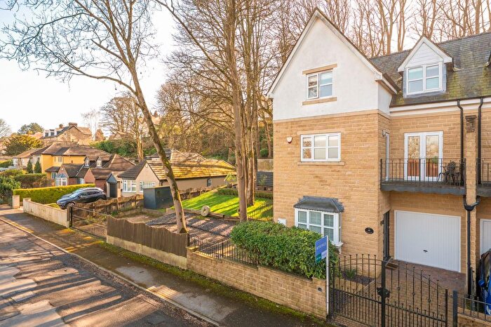 4 Bedroom Semi-Detached House For Sale In Oakdale, Harrogate, HG1