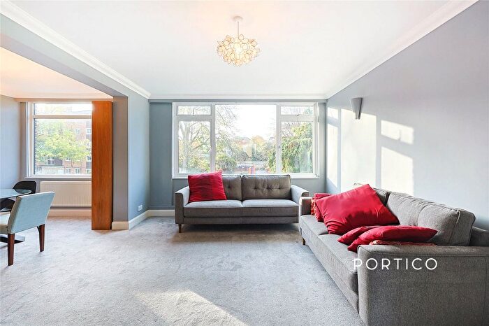 3 Bedroom Flat To Rent In Hill Court, Putney Hill, London, SW15