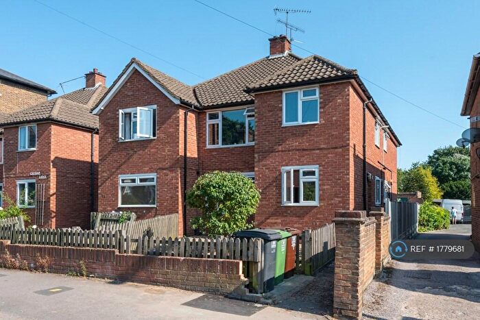 2 Bedroom Flat To Rent In Orford Road, London, E17