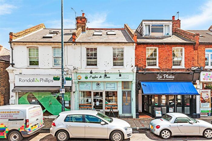 1 Bedroom Flat For Sale In Sheen Lane, East Sheen, SW14