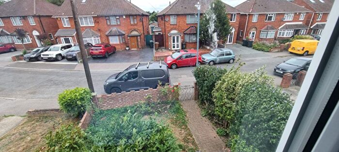 3 Bedroom Semi-Detached House To Rent In Meadow Way, Dartford, DA2