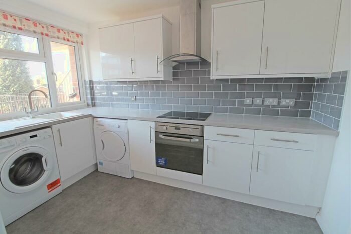 2 Bedroom Flat To Rent In Newton Court, Perrymount Road, Haywards Heath, RH16
