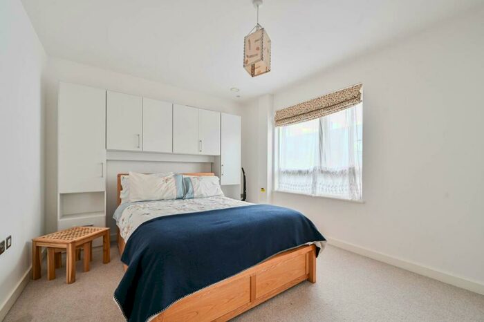 1 Bedroom Flat To Rent In Floral Court, , Palmers Green, London, N13