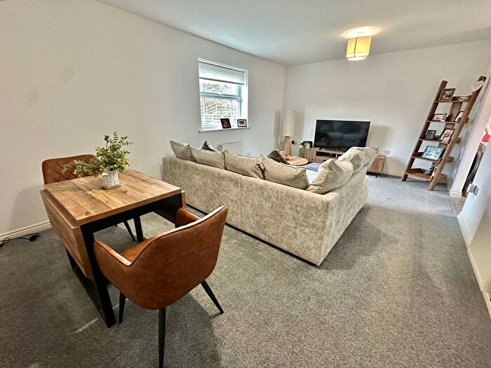 2 Bedroom Flat For Sale In Goodrich Mews, Dudley, DY3