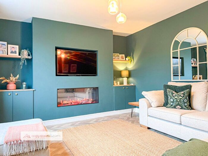 4 Bedroom Semi Detached House For Sale In Hammond Avenue, Stacksteads, Rossendale, OL13