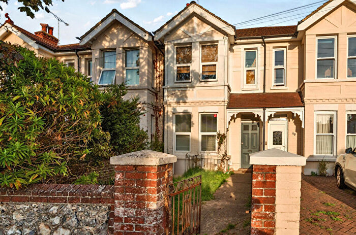 2 Bedroom Flat To Rent In Harrow Road, Worthing, West Sussex, BN11
