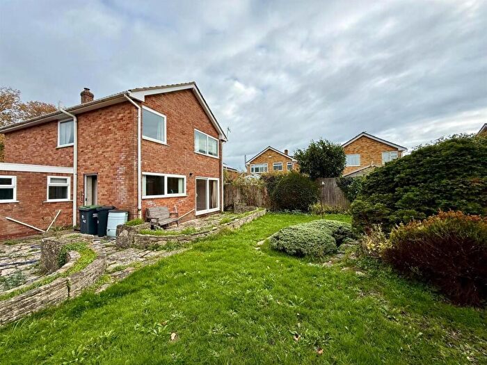 4 Bedroom Detached House To Rent In Darley Road, Ferndown, BH22