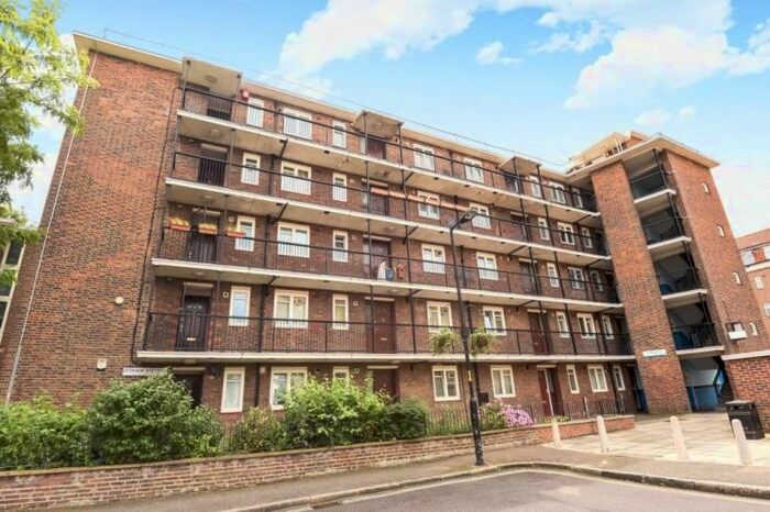 3 Bedroom Flat To Rent In Lytham Street, Elephant Amp; Castle, SE17