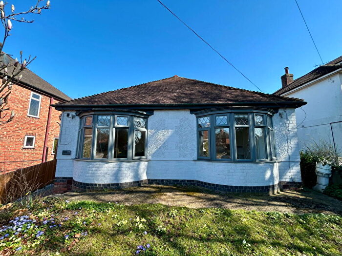 3 Bedroom Detached Bungalow For Sale In Stanton Road, Burton-on-trent, DE15