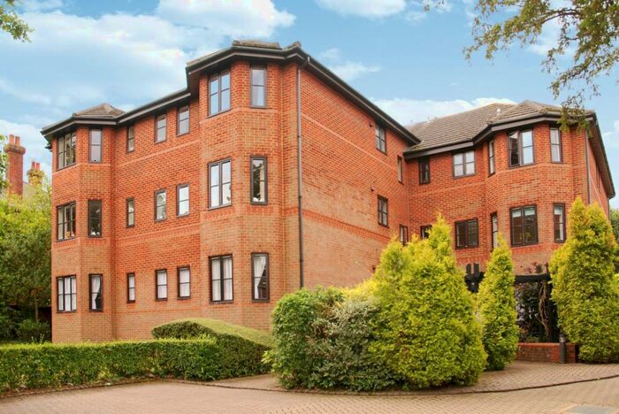 2 Bedroom Flat To Rent In Albury Road, Guildford, GU1