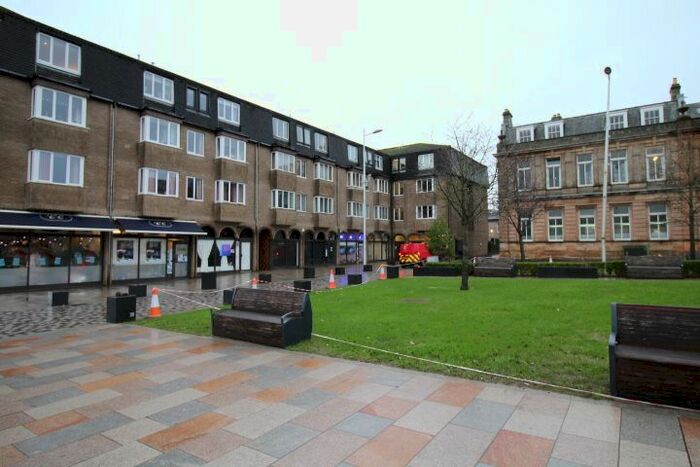 2 Bedroom Flat To Rent In 16 Colquhoun Square, Helensburgh G84