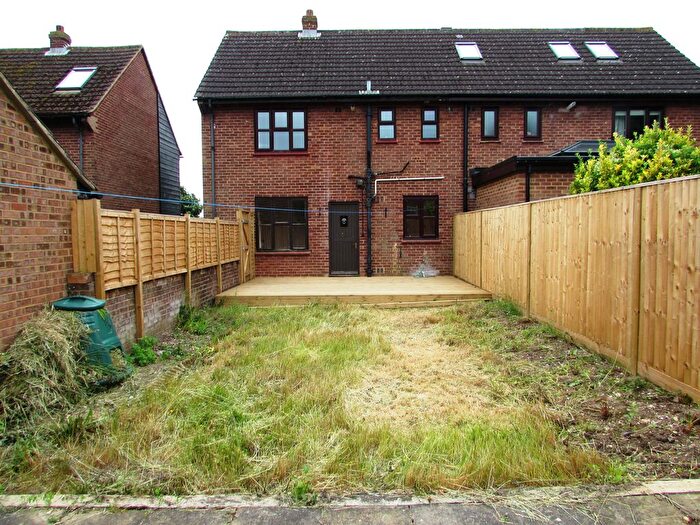 2 Bedroom Property To Rent In Heywood Avenue, Maidenhead, SL6