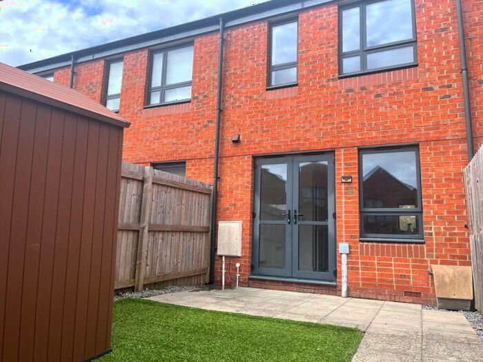 2 Bedroom House To Rent In Sir Harry Secombe Court, Swansea, SA1