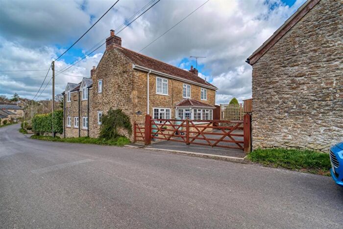 4 Bedroom Cottage For Sale In Holton, Wincanton, BA9