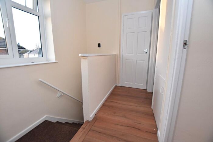 1 Bedroom Flat To Rent In Kingsley Avenue, Grangewood, Chesterfield, S40