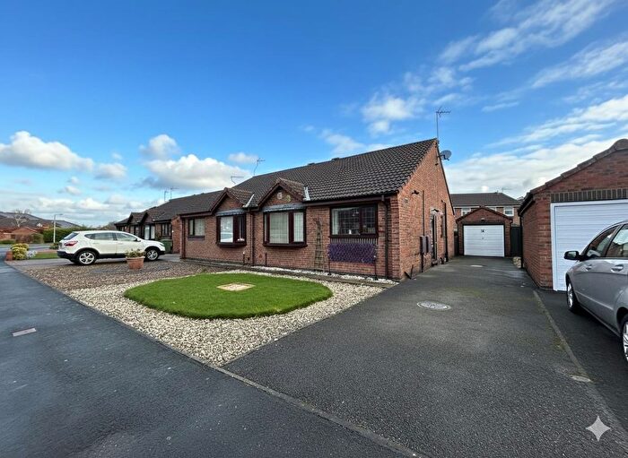 2 Bedroom Semi Detached Bungalow To Rent In Bed Semi-Detached Bungalow, Avocet Way, Bridlington, YO15