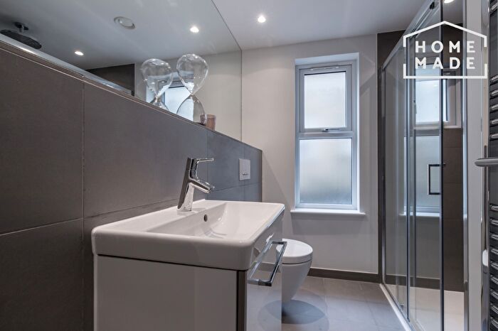 Studio To Rent In Croxley Road, Queens Park, W9