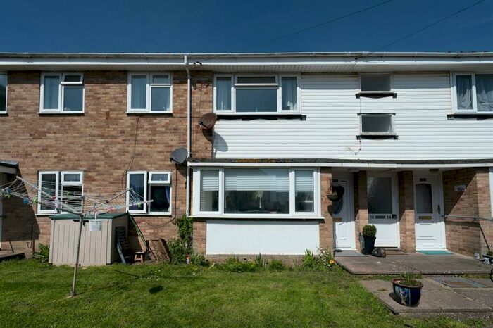 3 Bedroom Flat For Sale In Winsor Close, Hayling Island, PO11