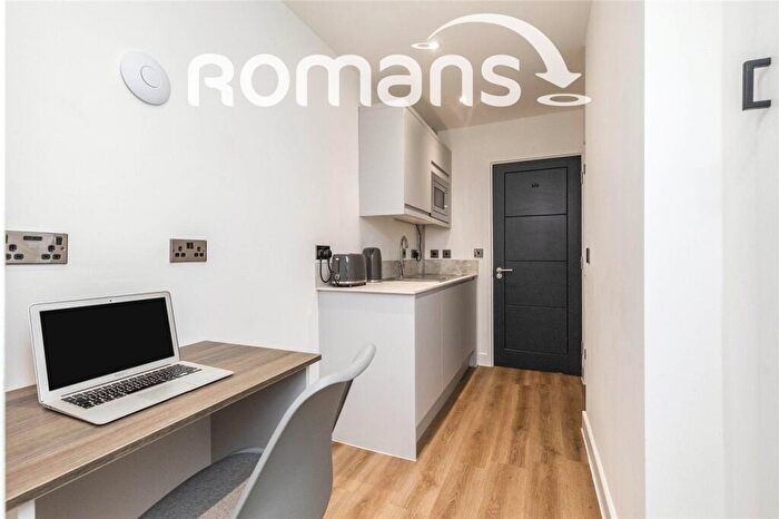 Studio To Rent In High Street, Kingswood, Bristol, BS15