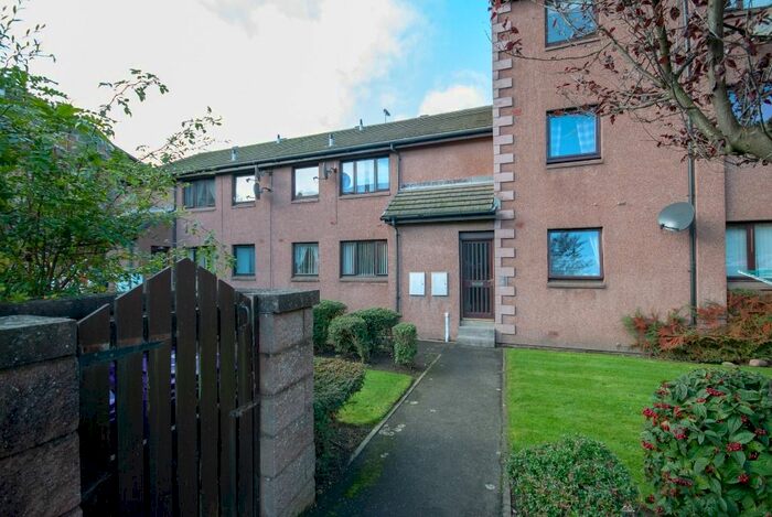2 Bedroom Flat To Rent In Almerie Close, Arbroath, Angus, DD11