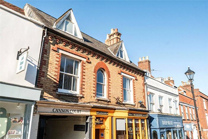 2 Bedroom Flat For Sale In High Street, Lymington, Hampshire, SO41