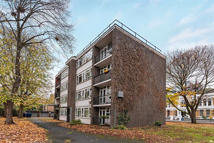 2 Bedroom Flat To Rent In Greenwich High Road, London, SE10