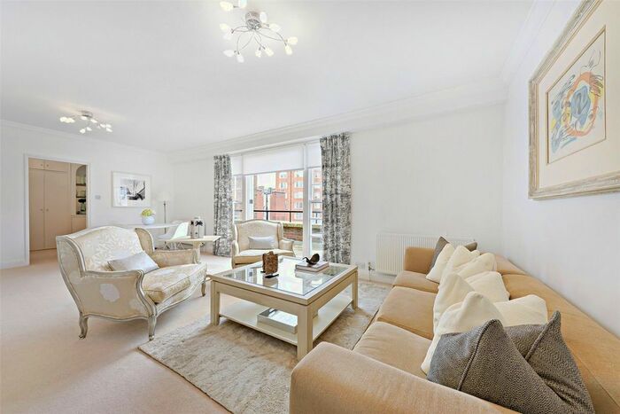 2 Bedroom Flat To Rent In Reeves Mews, Mayfair, London, W1K