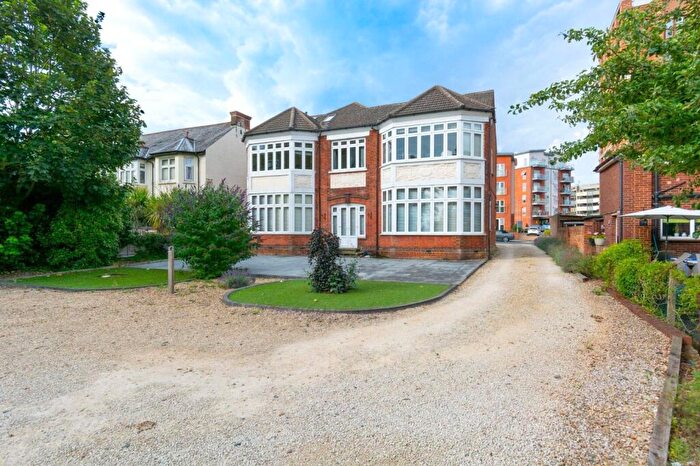 2 Bedroom Flat To Rent In Grosvenor Road, St. Albans, AL1