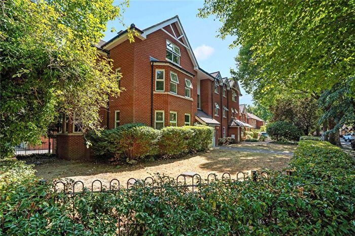 2 Bedroom Flat For Sale In Stanley Road, Sutton, SM2