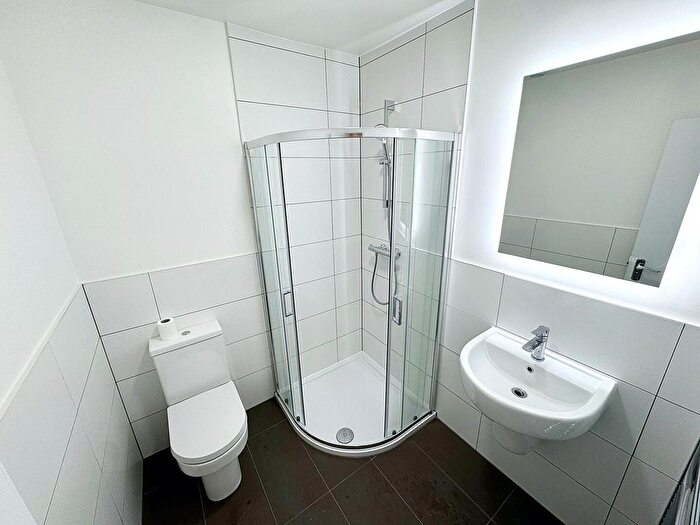 Studio To Rent In Angles Road, London, SW16