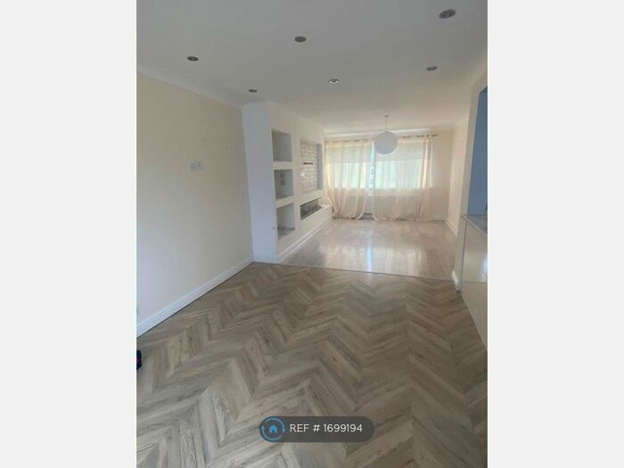 4 Bedroom Semi-Detached House To Rent In Pitchcombe, Bristol, BS37