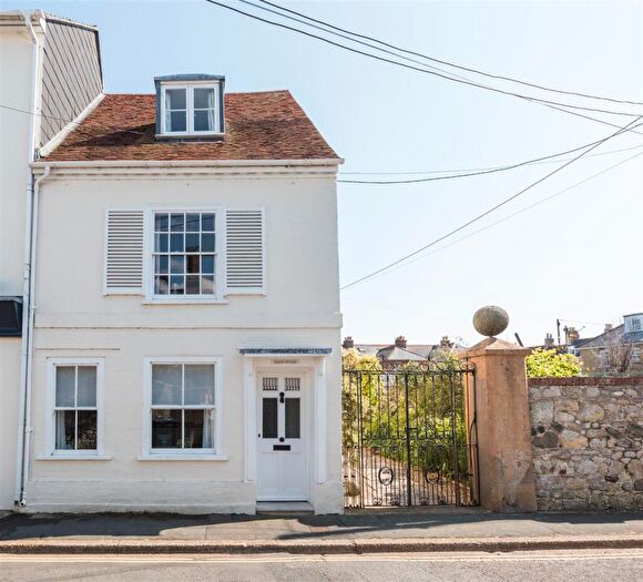 3 Bedroom Terraced House For Sale In Yarmouth, Isle Of Wight, PO41