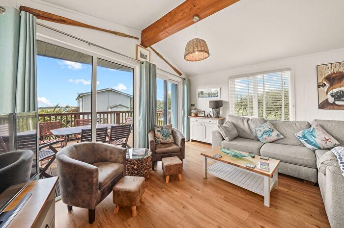 3 Bedroom Lodge For Sale In Soar Mill Cove, Salcombe, TQ7