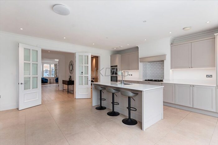 1 Bedroom Detached House To Rent In Barrons Chase, Richmond, TW10