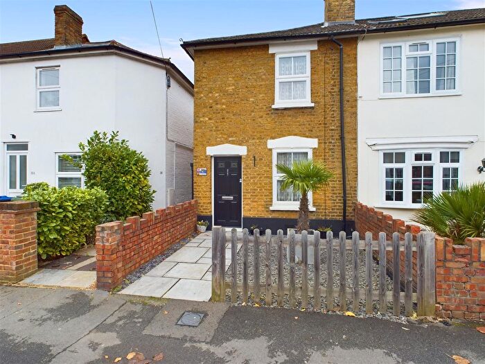 2 Bedroom End Of Terrace House To Rent In Cambridge Road, Walton-On-Thames, KT12